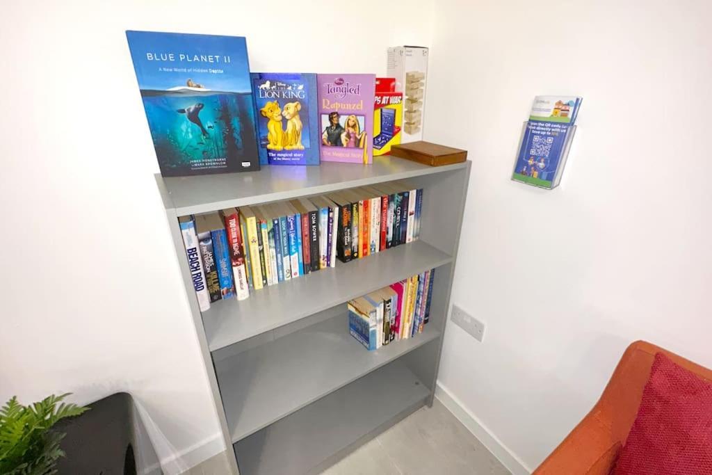 Walnut Flats-F2, 3-Bedroom With Garden & Patio - Ac, Parking, Netflix, Wifi - Close To Oxford, Bicester & Blenheim Palace Exterior foto