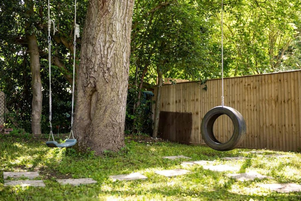 Walnut Flats-F2, 3-Bedroom With Garden & Patio - Ac, Parking, Netflix, Wifi - Close To Oxford, Bicester & Blenheim Palace Exterior foto