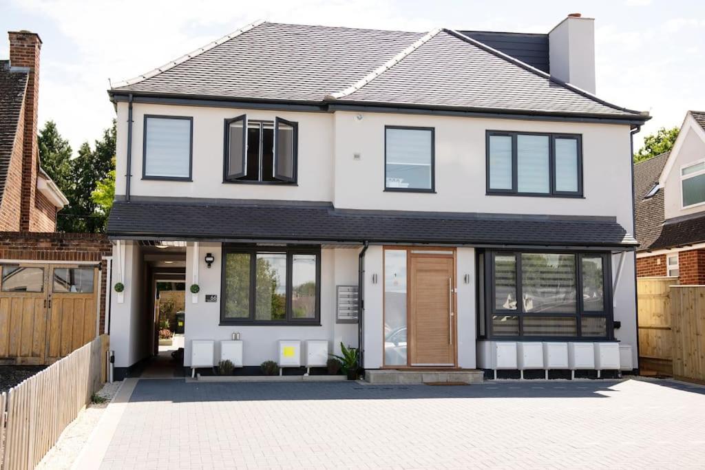 Walnut Flats-F2, 3-Bedroom With Garden & Patio - Ac, Parking, Netflix, Wifi - Close To Oxford, Bicester & Blenheim Palace Exterior foto